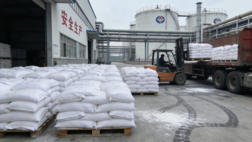 仓库内雷竞技定安全稳定PAM包装整齐堆放装车现场